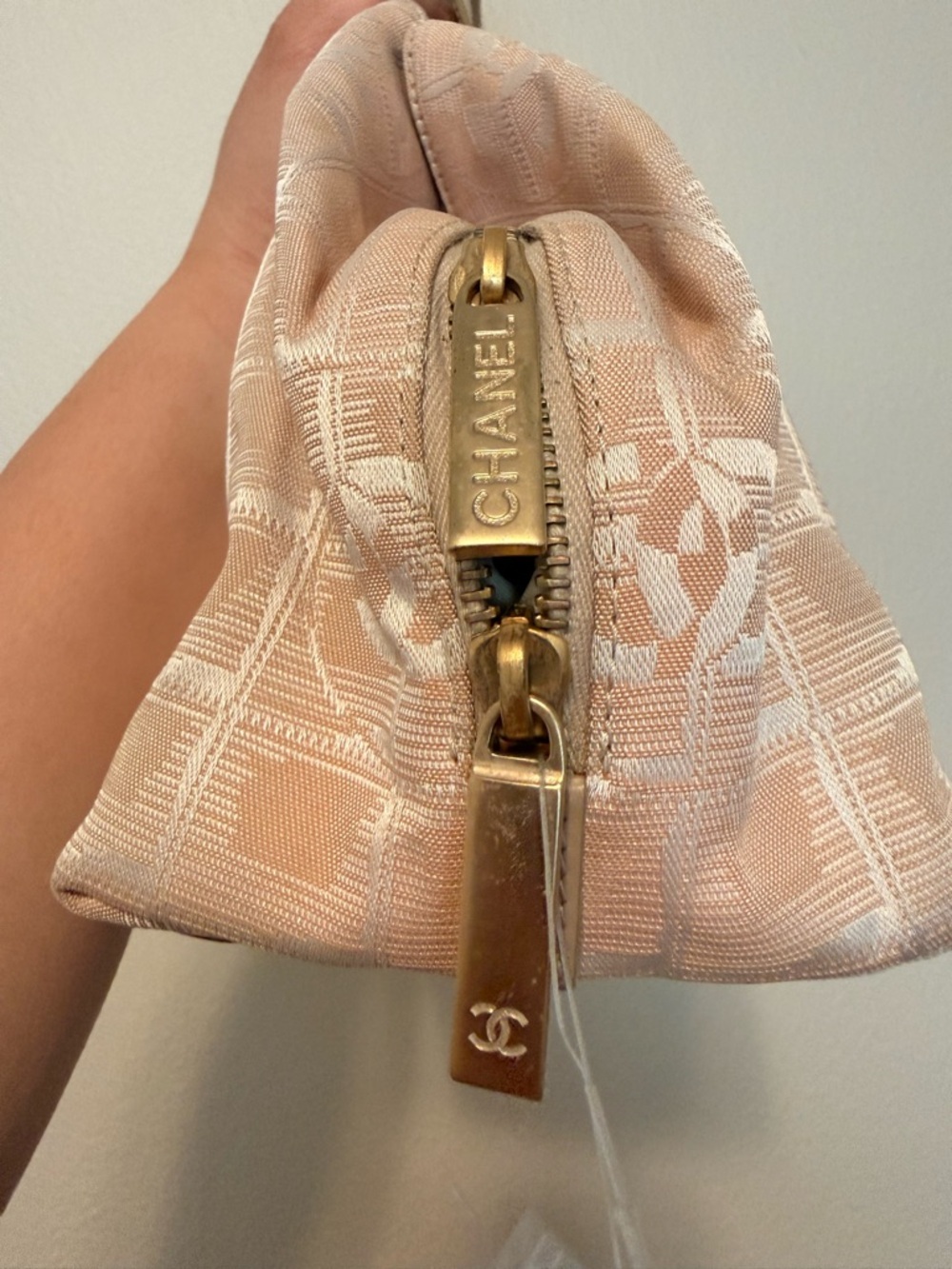 CHANEL CC Travel Line Tote Bag - Picture 4 of 15